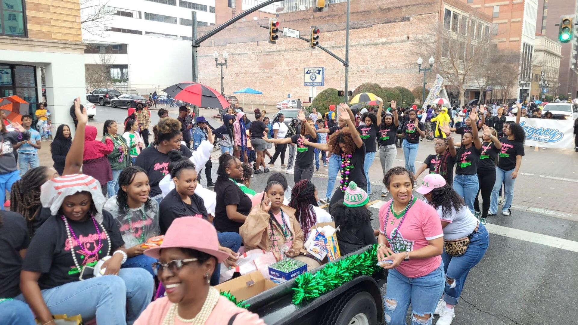 PARADE CROWD